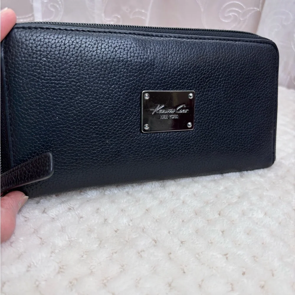 Kenneth Cole New York Black Pebbled Leather Women’s Zip Around Wallet